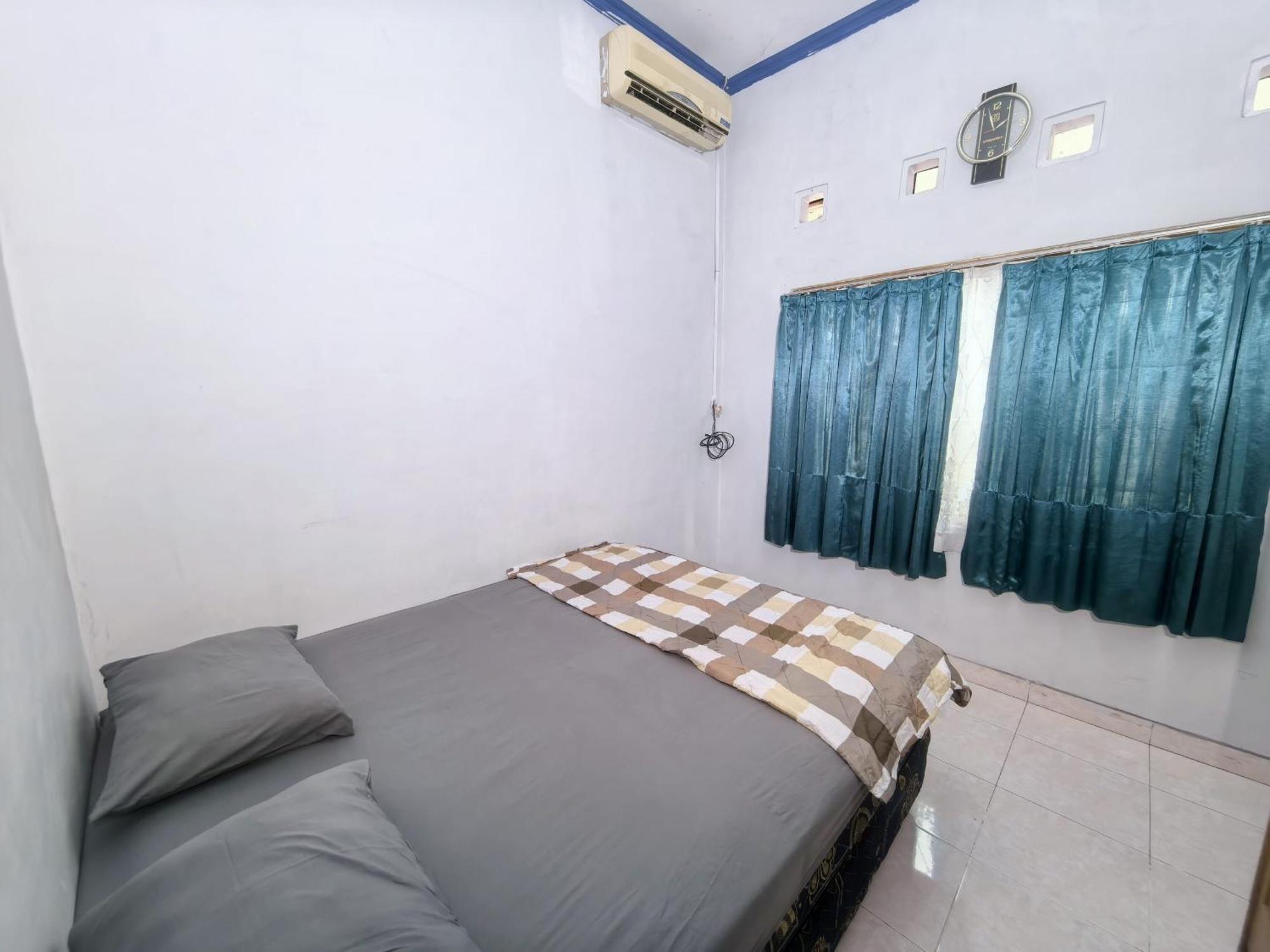Mutiara Babarsari Homestay Jogja ジョグジャカルタ エクステリア 写真
